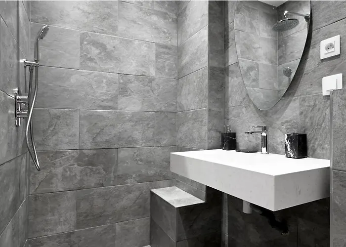 Studio Quartier Champs Elysees 1 아파트